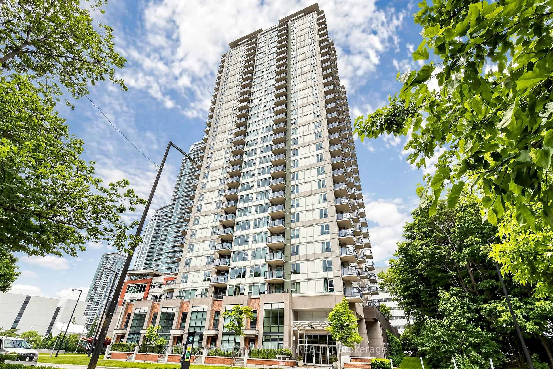 Front of Unit 1909, 190 Borough Drive