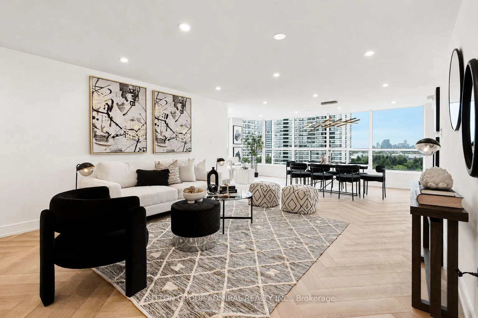 Front of Unit 1411, 1 Clark Avenue W