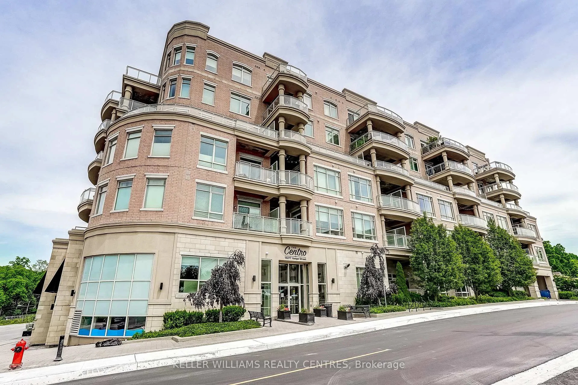 Photo 1 of Unit 317, 15277 Yonge Street, Aurora, Aurora Village — HOMEH