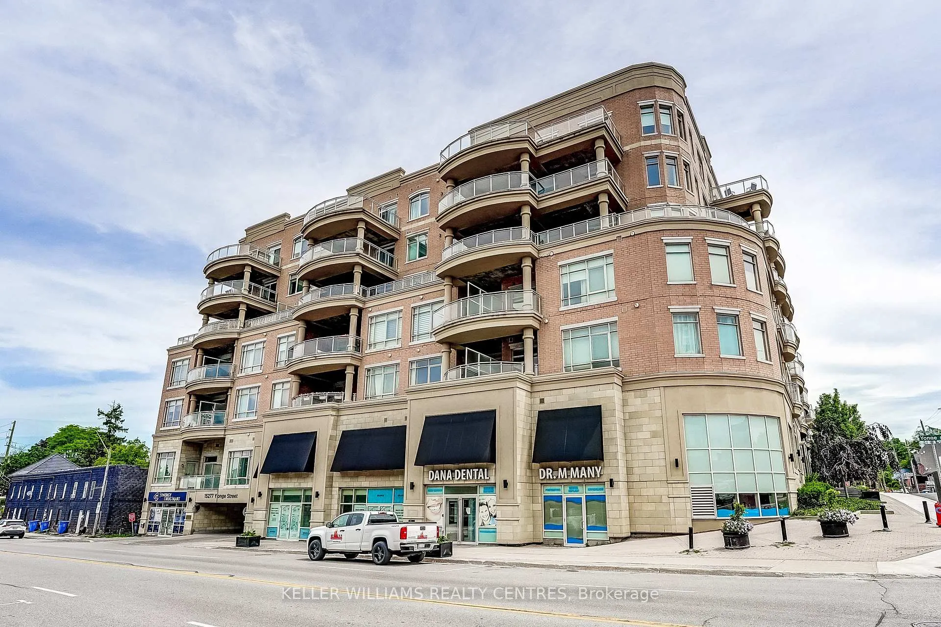 Photo 2 of Unit 317, 15277 Yonge Street, Aurora, Aurora Village — HOMEH