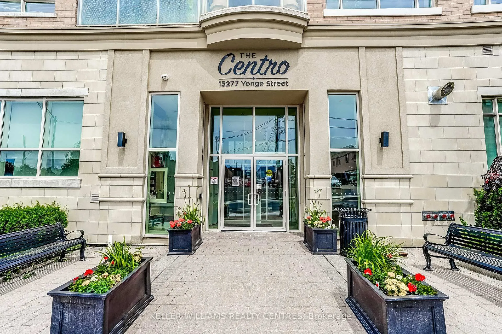Photo 5 of Unit 317, 15277 Yonge Street, Aurora, Aurora Village — HOMEH