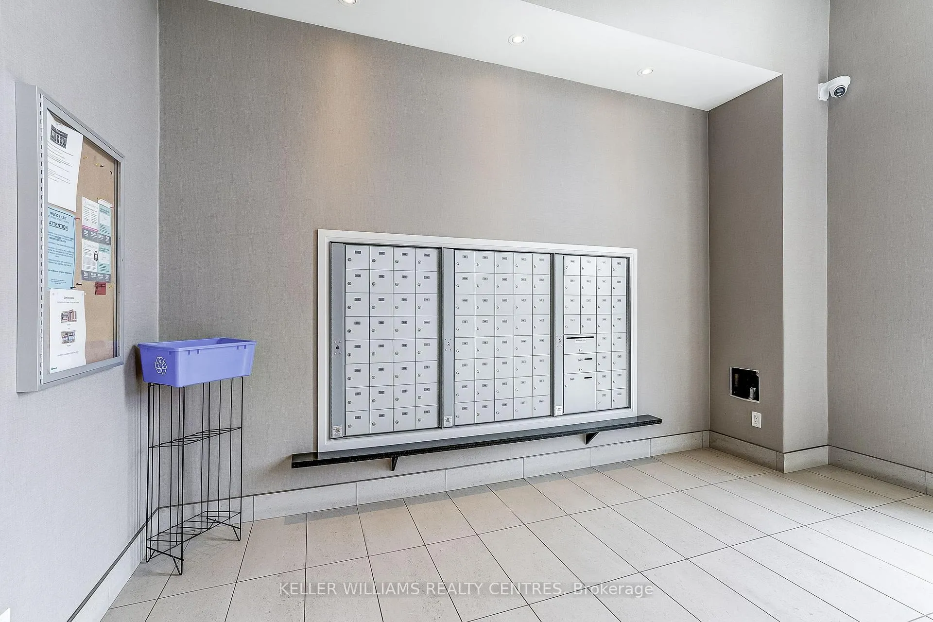 Photo 8 of Unit 317, 15277 Yonge Street, Aurora, Aurora Village — HOMEH
