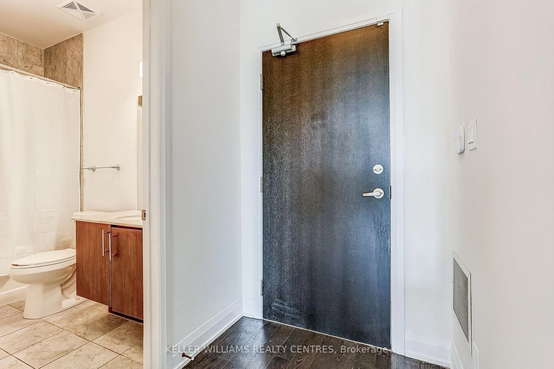 Photo 10 of Unit 317, 15277 Yonge Street, Aurora, Aurora Village — HOMEH