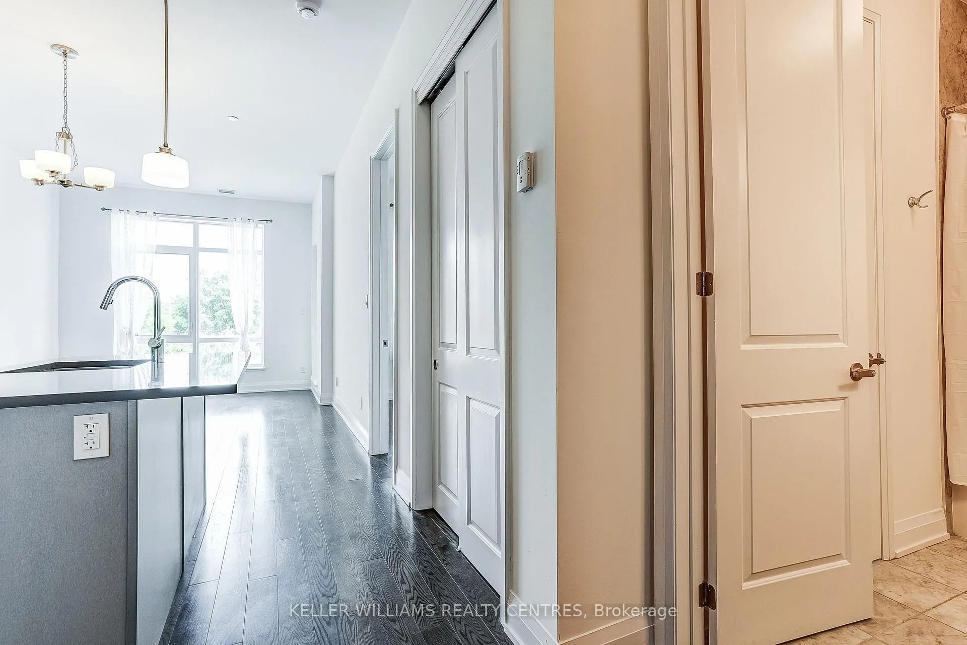 Photo 11 of Unit 317, 15277 Yonge Street, Aurora, Aurora Village — HOMEH