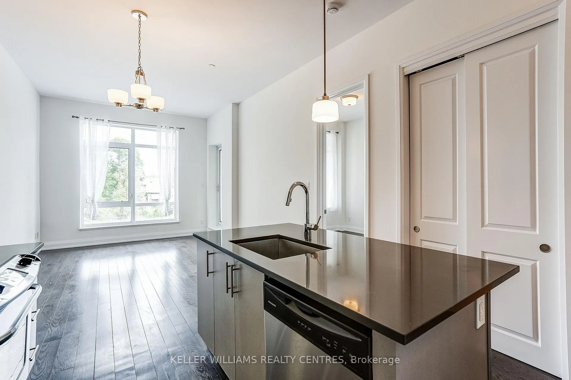 Photo 13 of Unit 317, 15277 Yonge Street, Aurora, Aurora Village — HOMEH