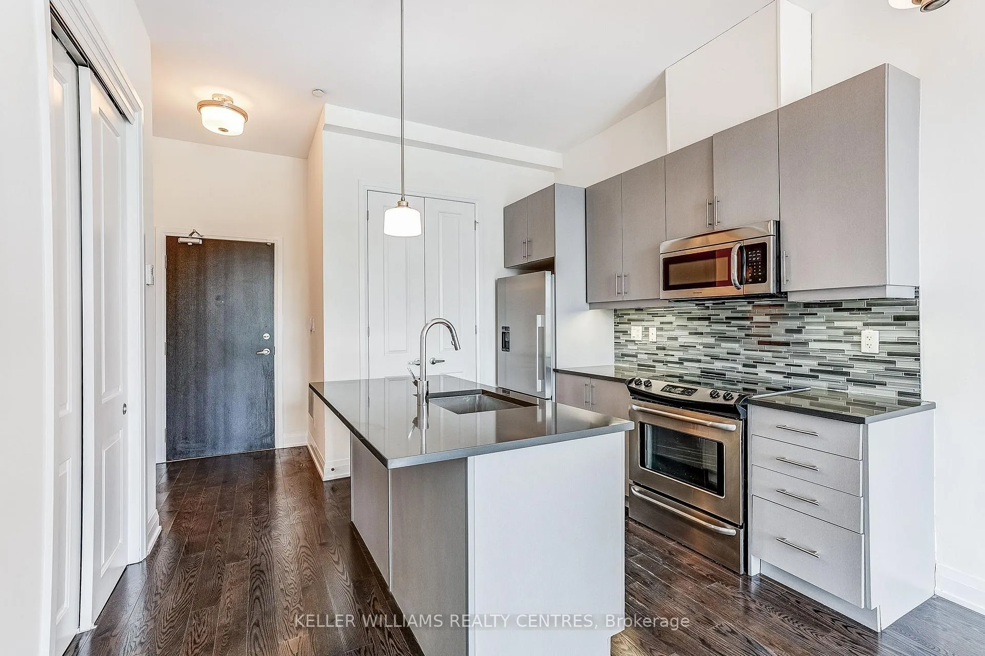 Photo 15 of Unit 317, 15277 Yonge Street, Aurora, Aurora Village — HOMEH