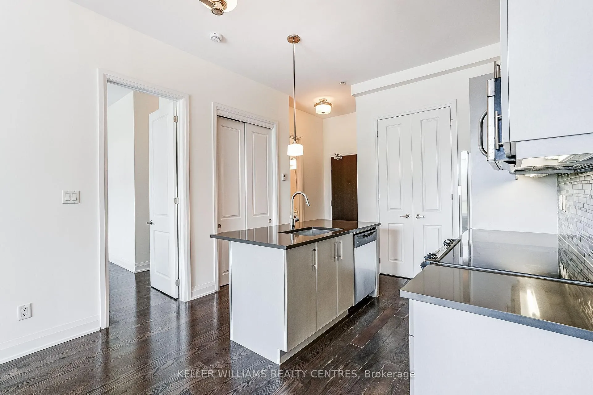Photo 16 of Unit 317, 15277 Yonge Street, Aurora, Aurora Village — HOMEH