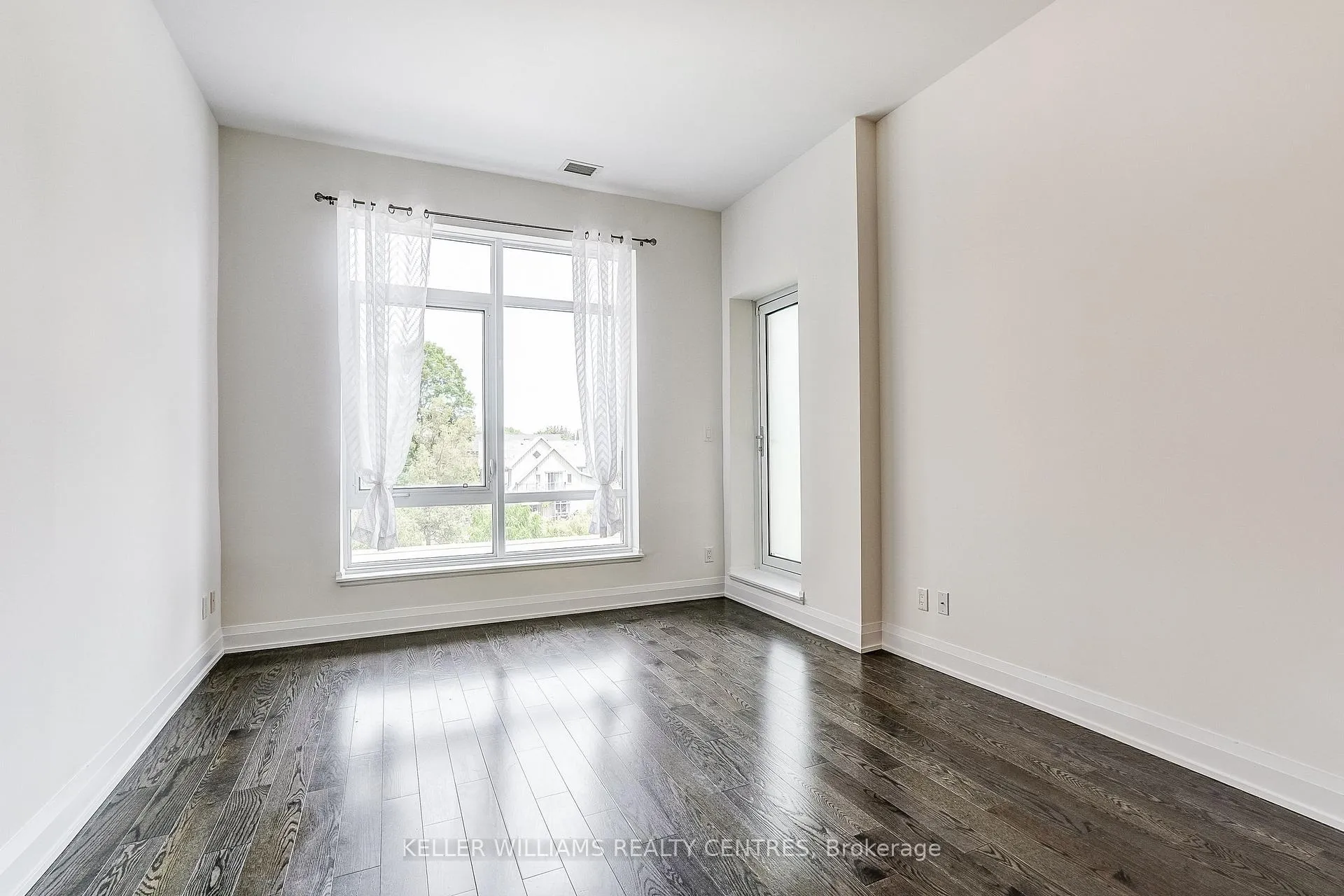 Photo 19 of Unit 317, 15277 Yonge Street, Aurora, Aurora Village — HOMEH