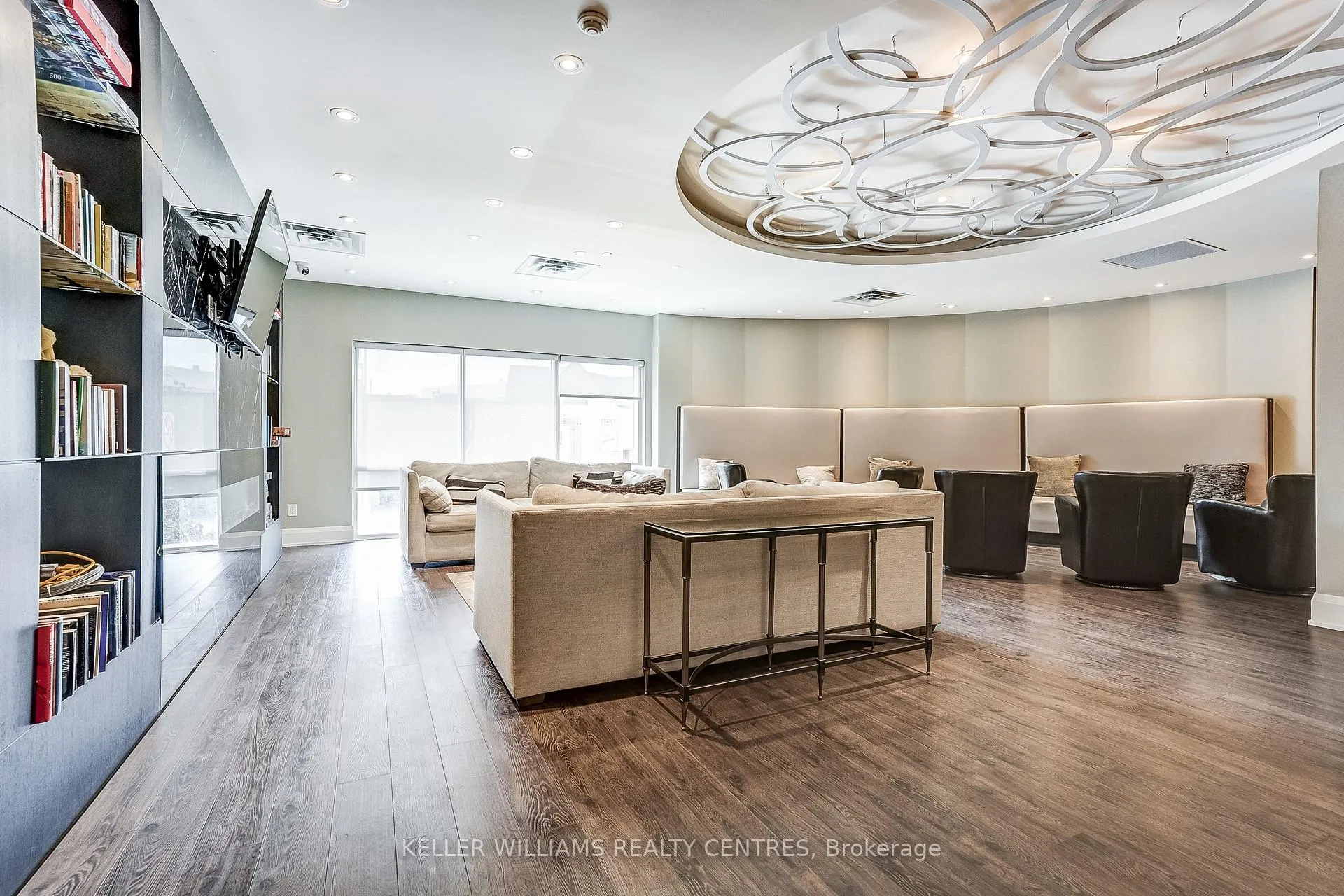 Photo 31 of Unit 317, 15277 Yonge Street, Aurora, Aurora Village — HOMEH