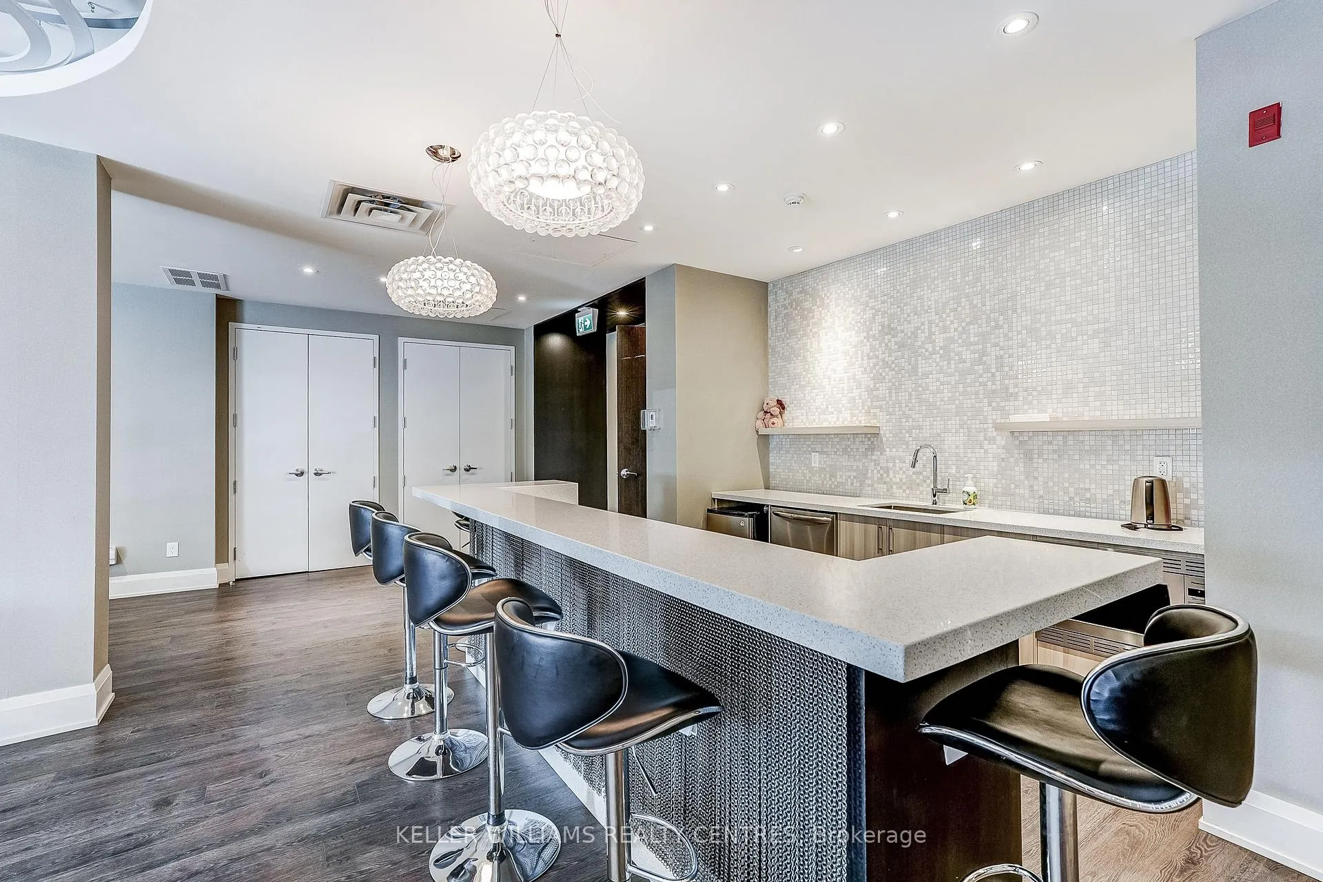 Photo 32 of Unit 317, 15277 Yonge Street, Aurora, Aurora Village — HOMEH