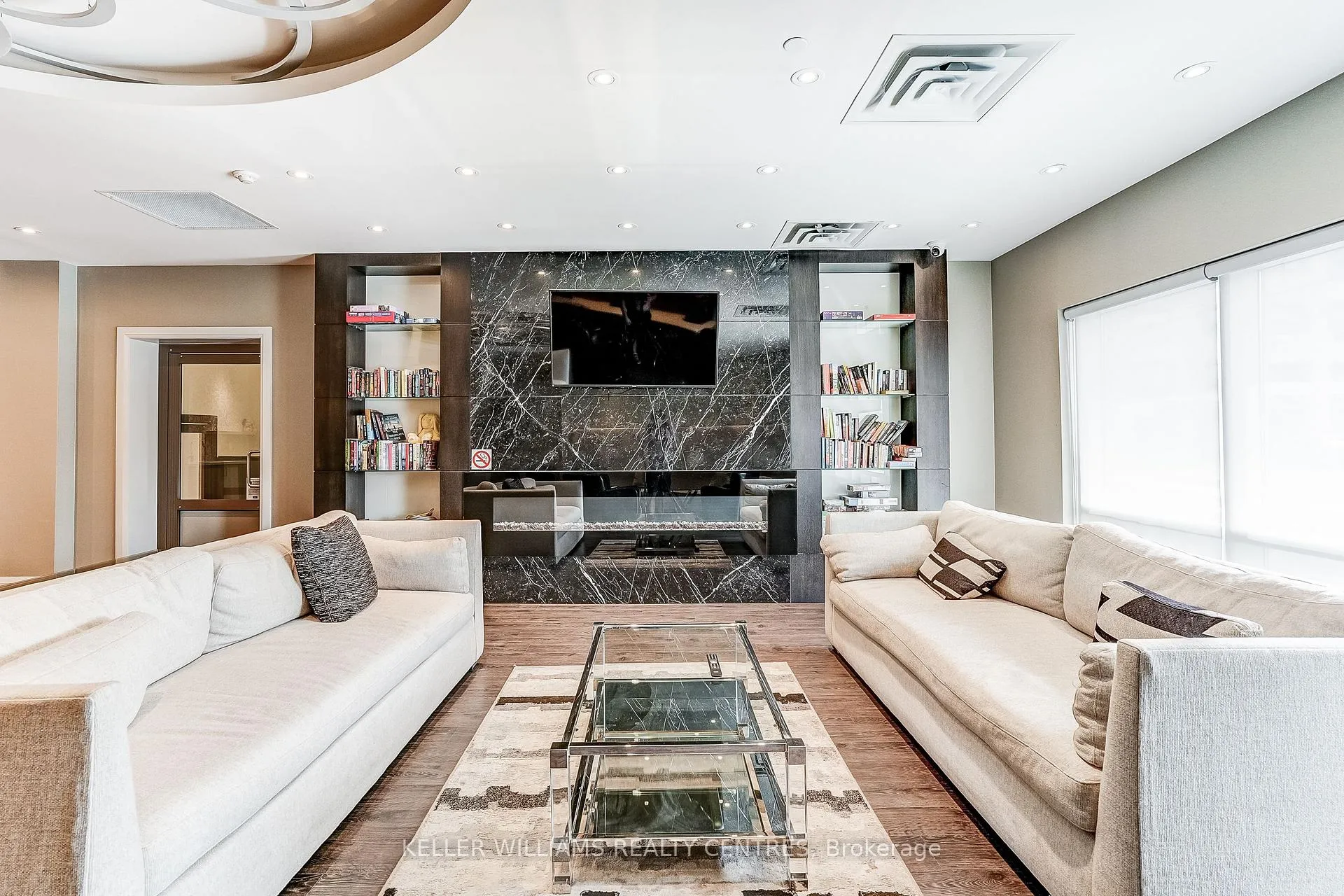 Photo 37 of Unit 317, 15277 Yonge Street, Aurora, Aurora Village — HOMEH