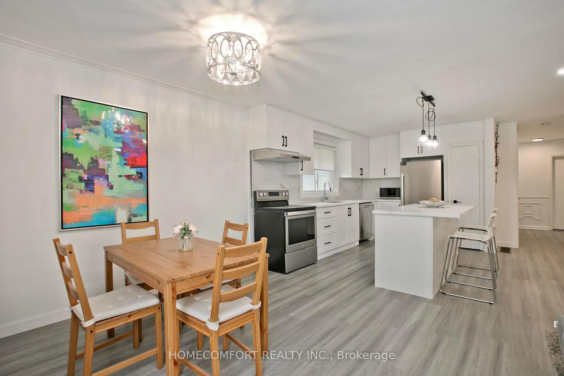 Photo 3 of 19 Beacham Crescent, Scarborough, Tam O'Shanter-Sullivan — HOMEH