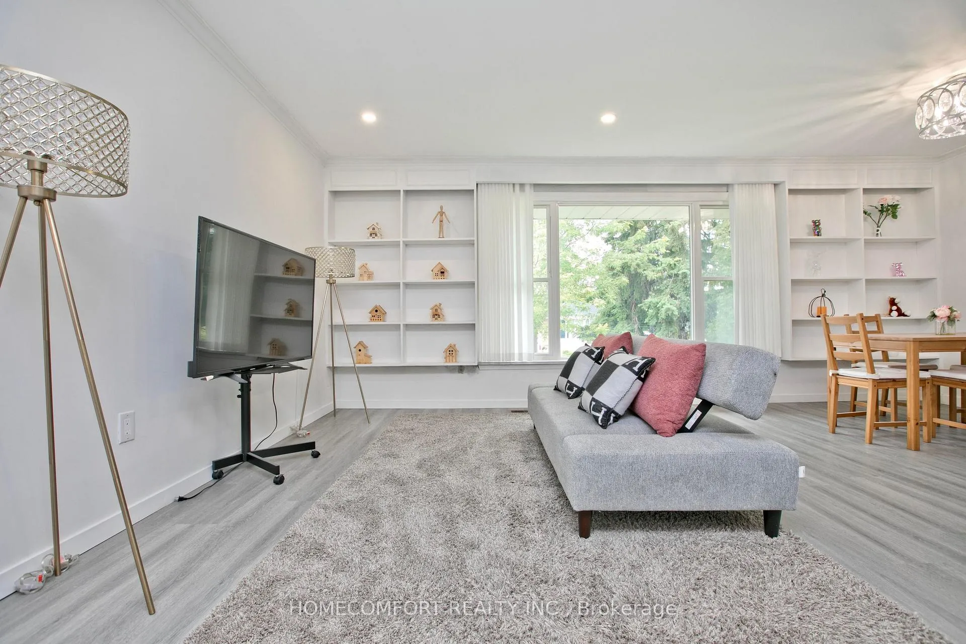 Photo 10 of 19 Beacham Crescent, Scarborough, Tam O'Shanter-Sullivan — HOMEH