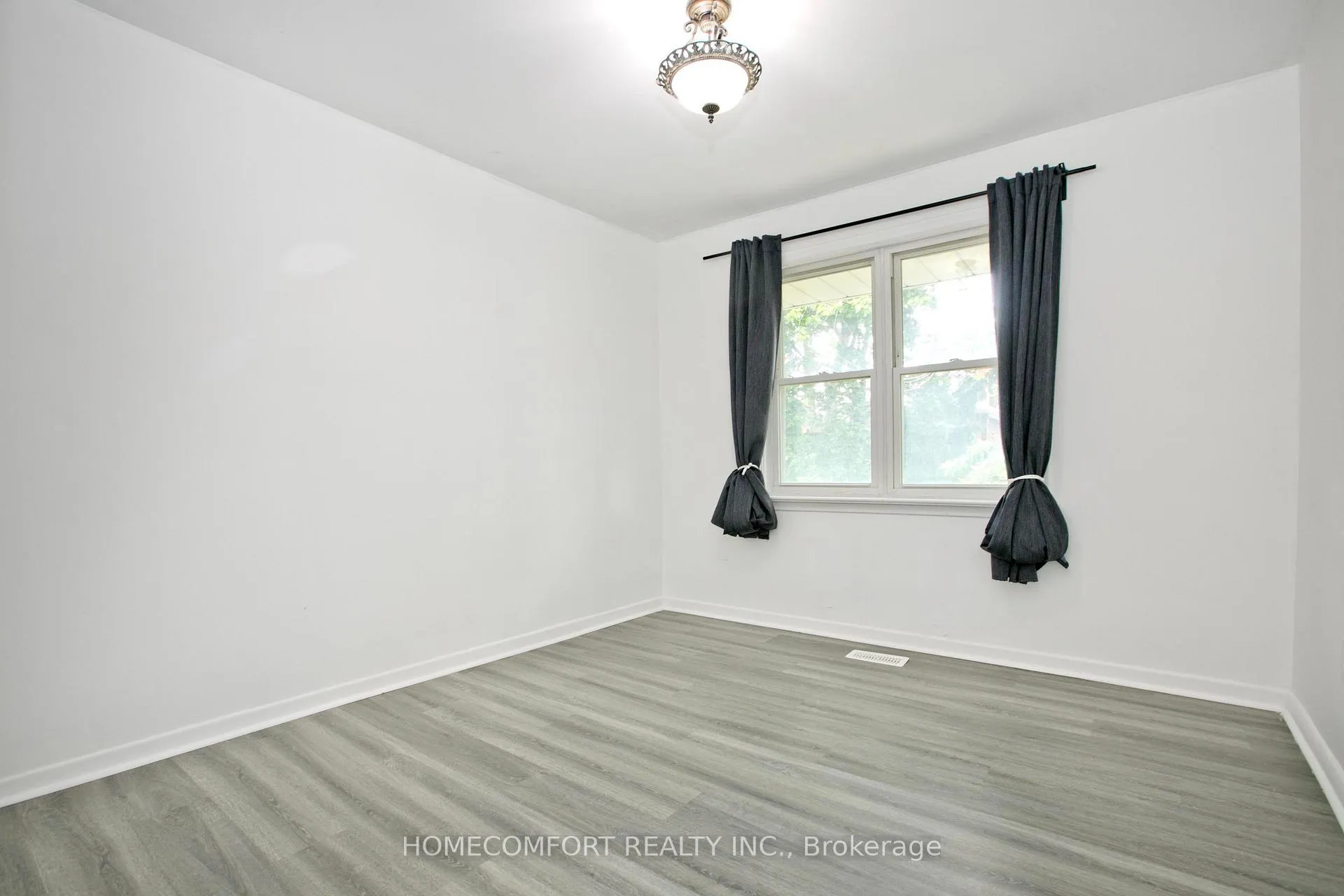 Photo 14 of 19 Beacham Crescent, Scarborough, Tam O'Shanter-Sullivan — HOMEH