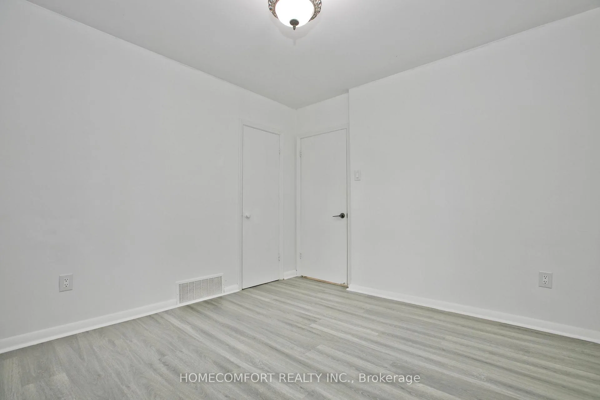 Photo 15 of 19 Beacham Crescent, Scarborough, Tam O'Shanter-Sullivan — HOMEH