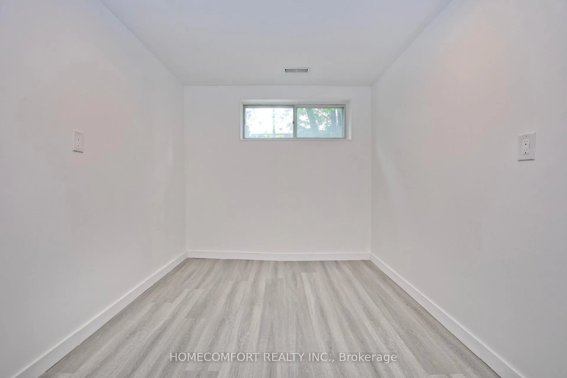 Photo 18 of 19 Beacham Crescent, Scarborough, Tam O'Shanter-Sullivan — HOMEH