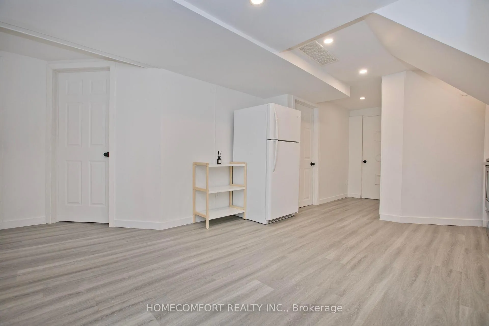 Photo 22 of 19 Beacham Crescent, Scarborough, Tam O'Shanter-Sullivan — HOMEH