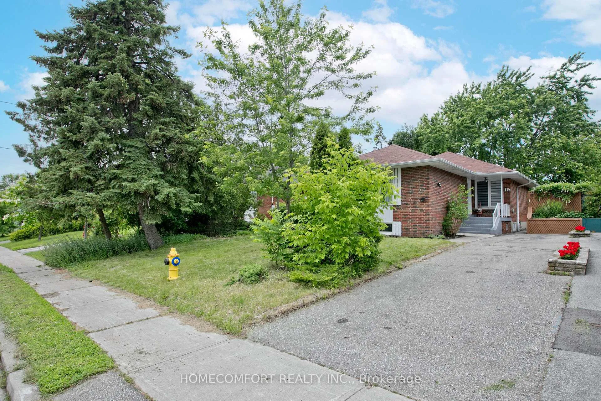 Photo 29 of 19 Beacham Crescent, Scarborough, Tam O'Shanter-Sullivan — HOMEH