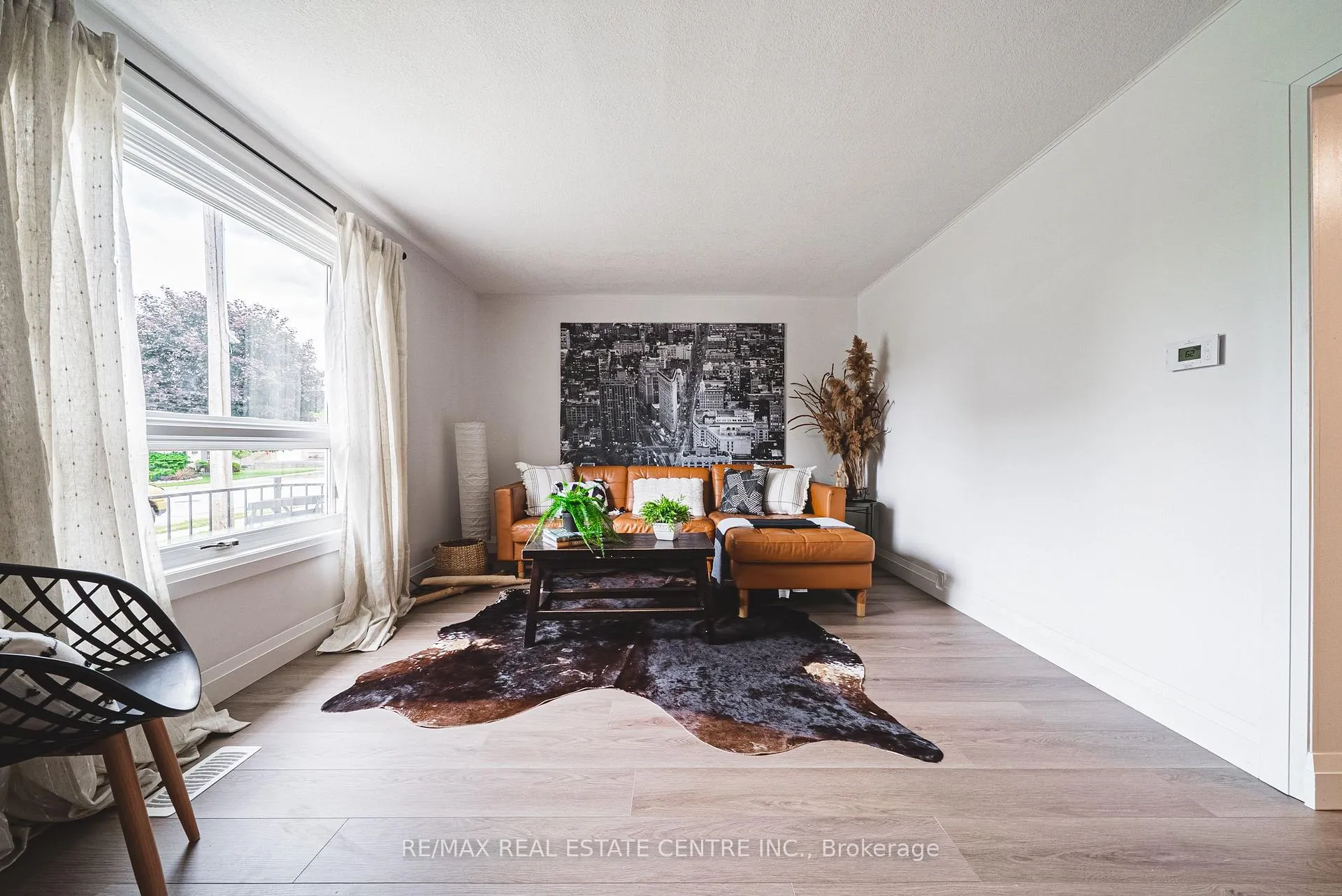 Photo 4 of 11 Broadview Crescent, Cambridge, Greenway-Chaplin — HOMEH