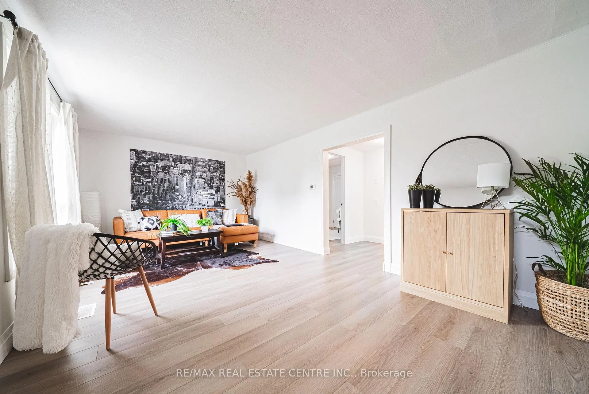 Photo 5 of 11 Broadview Crescent, Cambridge, Greenway-Chaplin — HOMEH