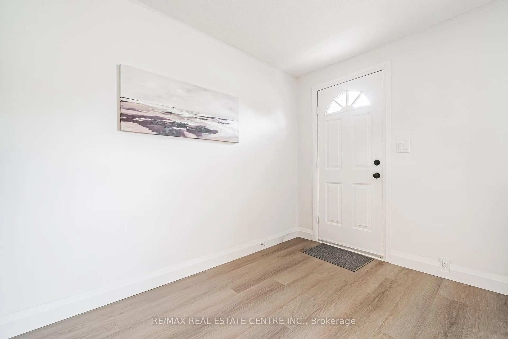 Photo 7 of 11 Broadview Crescent, Cambridge, Greenway-Chaplin — HOMEH