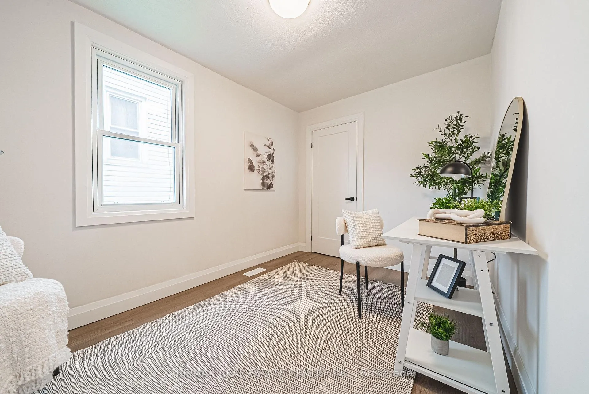 Photo 8 of 11 Broadview Crescent, Cambridge, Greenway-Chaplin — HOMEH