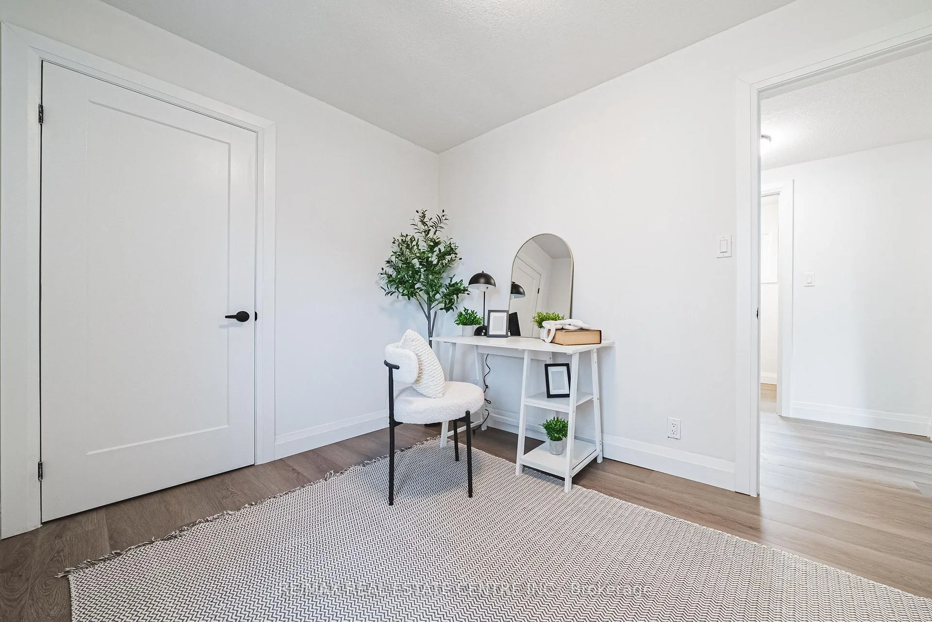 Photo 9 of 11 Broadview Crescent, Cambridge, Greenway-Chaplin — HOMEH