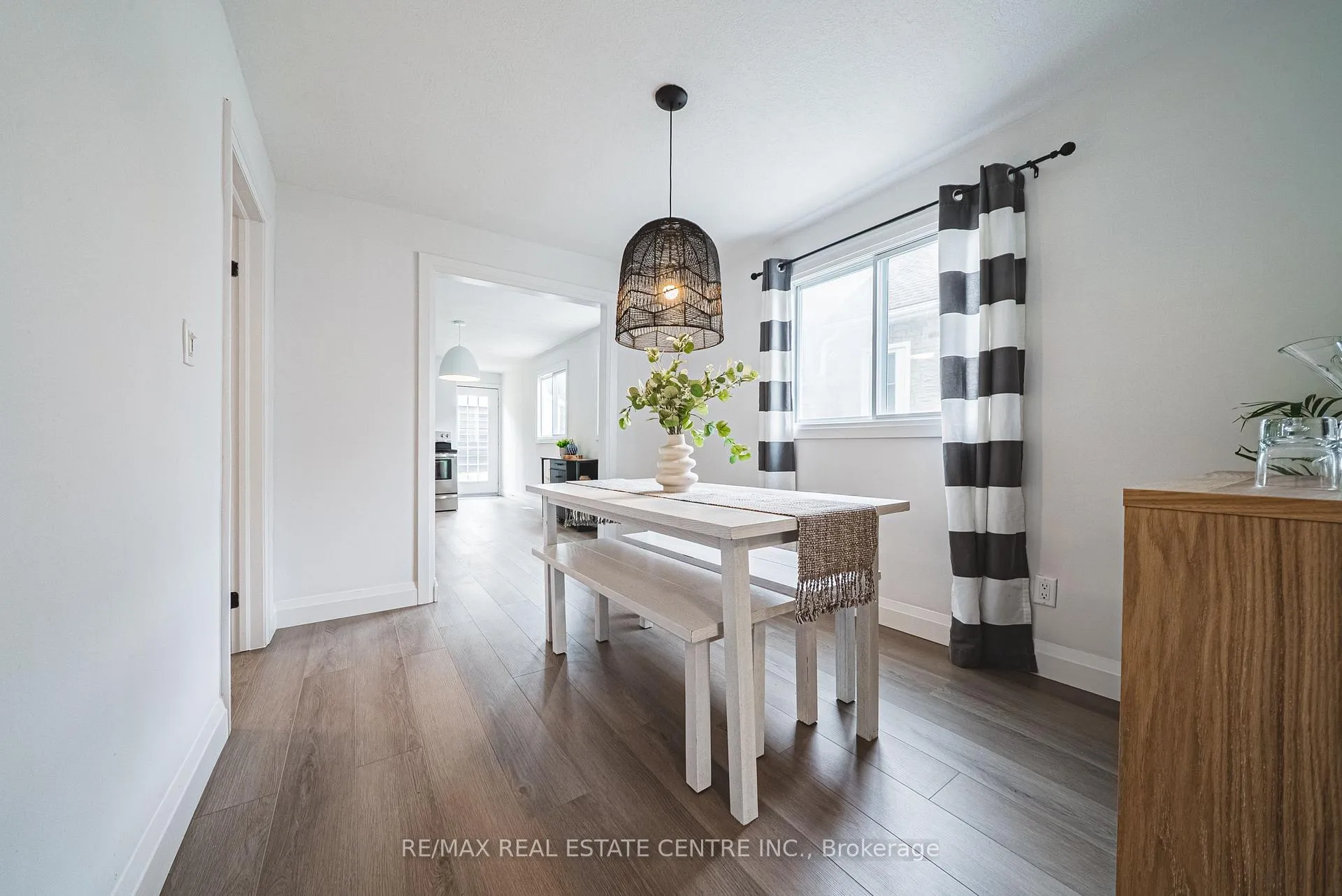 Photo 12 of 11 Broadview Crescent, Cambridge, Greenway-Chaplin — HOMEH