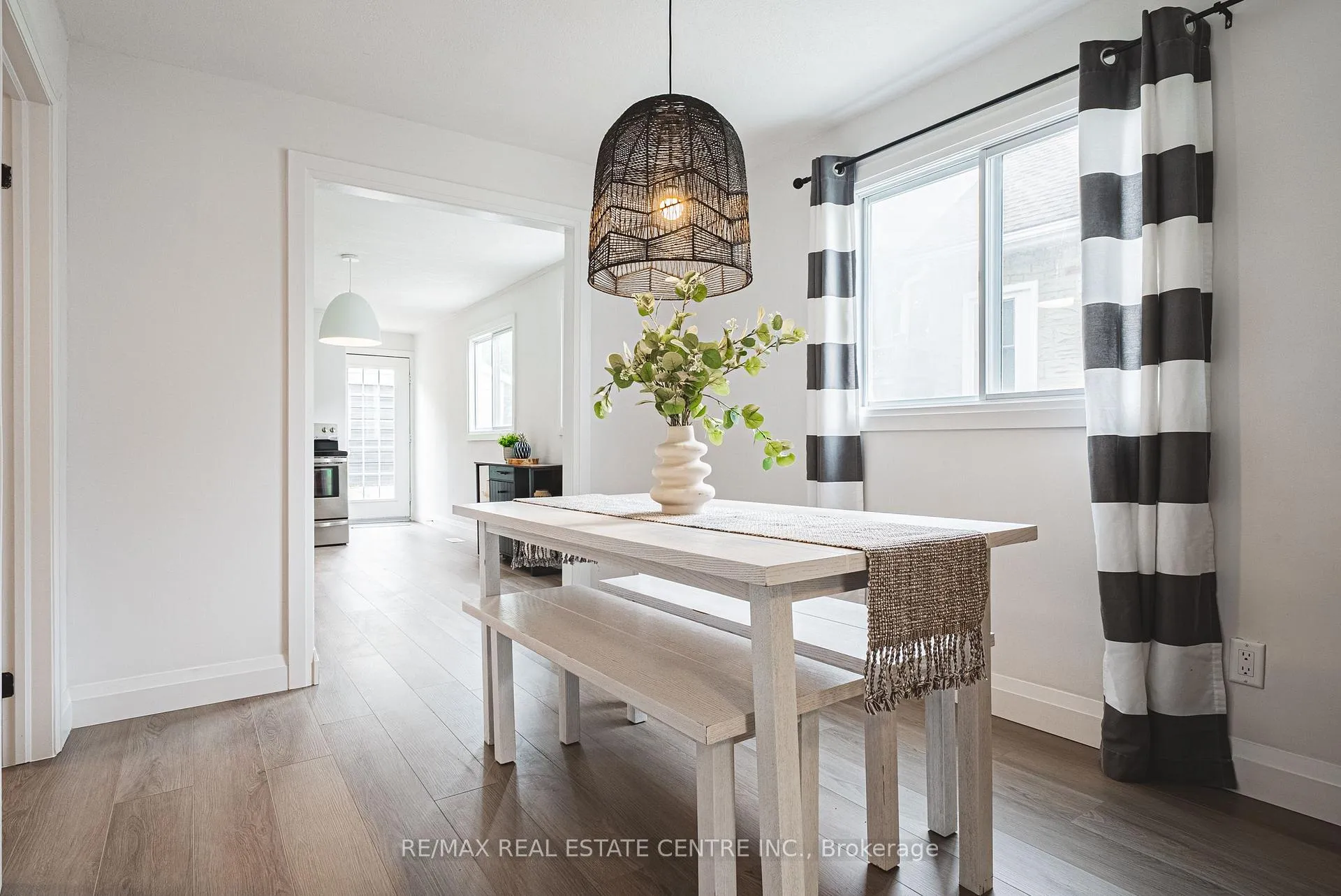 Photo 13 of 11 Broadview Crescent, Cambridge, Greenway-Chaplin — HOMEH