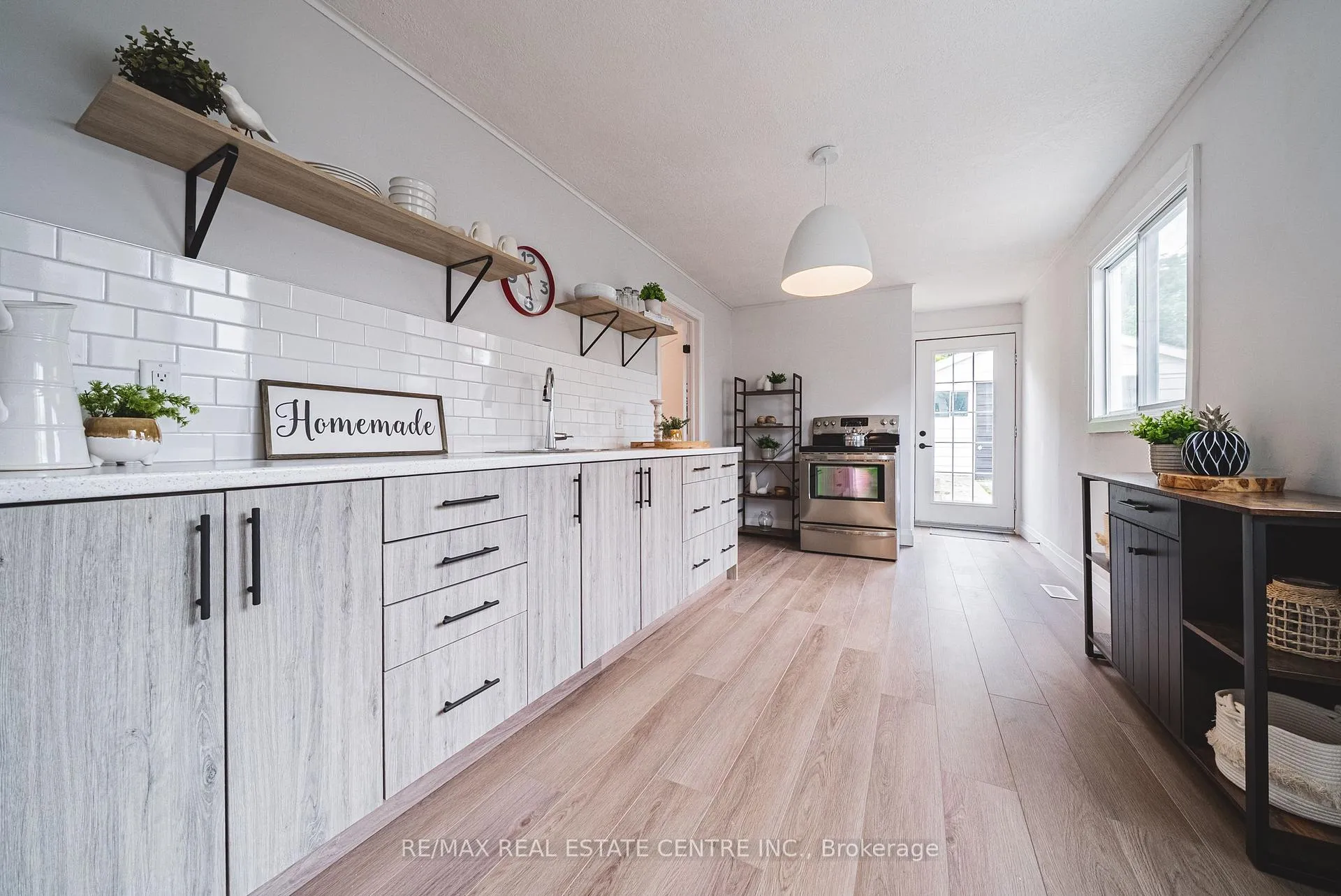 Photo 16 of 11 Broadview Crescent, Cambridge, Greenway-Chaplin — HOMEH