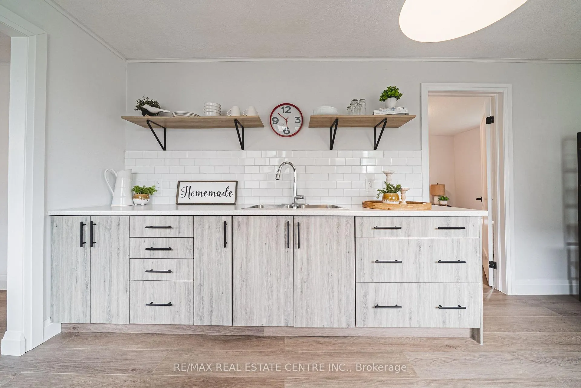 Photo 17 of 11 Broadview Crescent, Cambridge, Greenway-Chaplin — HOMEH