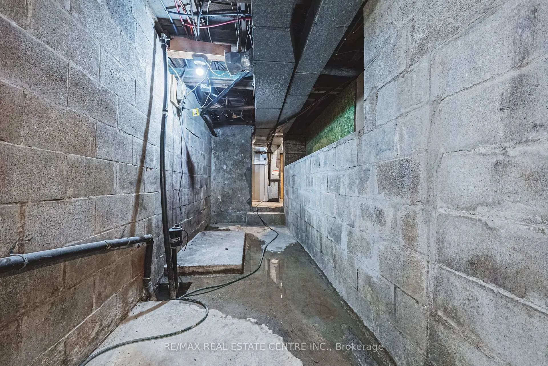 Photo 24 of 11 Broadview Crescent, Cambridge, Greenway-Chaplin — HOMEH