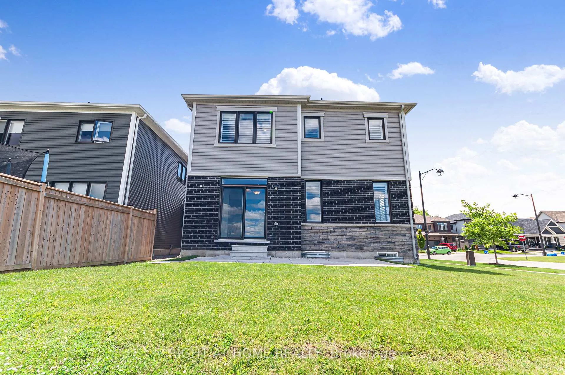 Photo 4 of 103 David Street, Haldimand — HOMEH