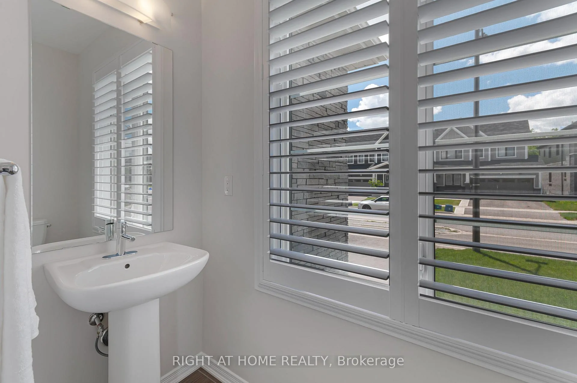 Photo 14 of 103 David Street, Haldimand — HOMEH