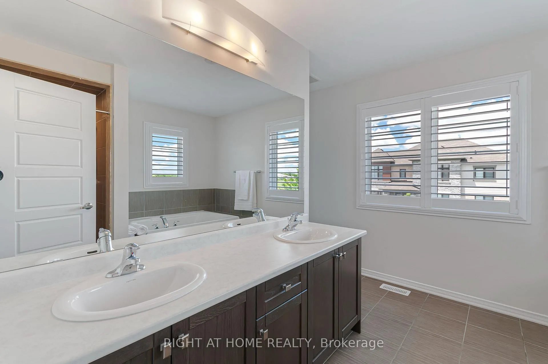 Photo 18 of 103 David Street, Haldimand — HOMEH
