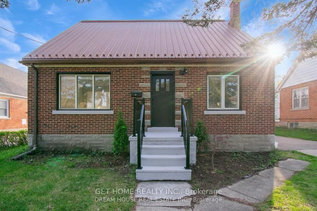 Photo 2 of 47 Ellis Crescent N, Waterloo, Downtown Waterloo — HOMEH