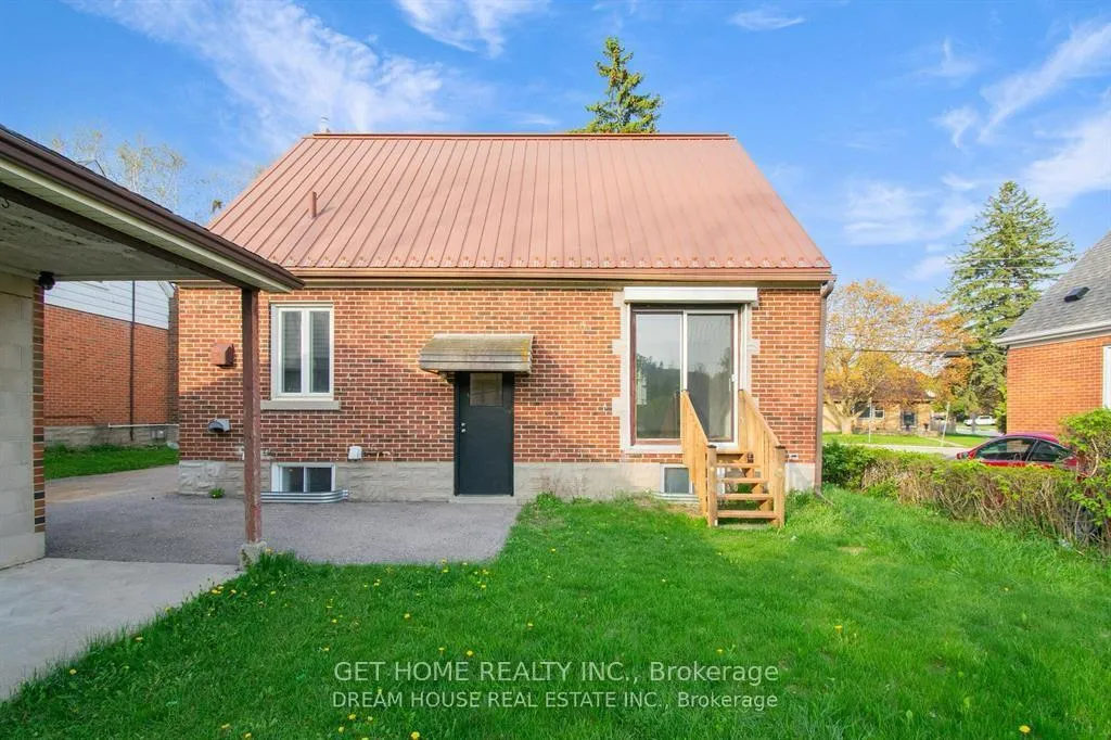 Photo 3 of 47 Ellis Crescent N, Waterloo, Downtown Waterloo — HOMEH