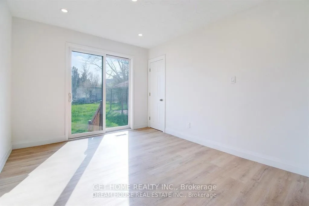 Photo 6 of 47 Ellis Crescent N, Waterloo, Downtown Waterloo — HOMEH