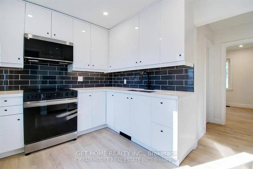 Photo 13 of 47 Ellis Crescent N, Waterloo, Downtown Waterloo — HOMEH