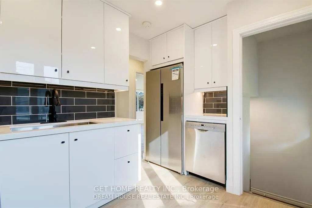 Photo 15 of 47 Ellis Crescent N, Waterloo, Downtown Waterloo — HOMEH