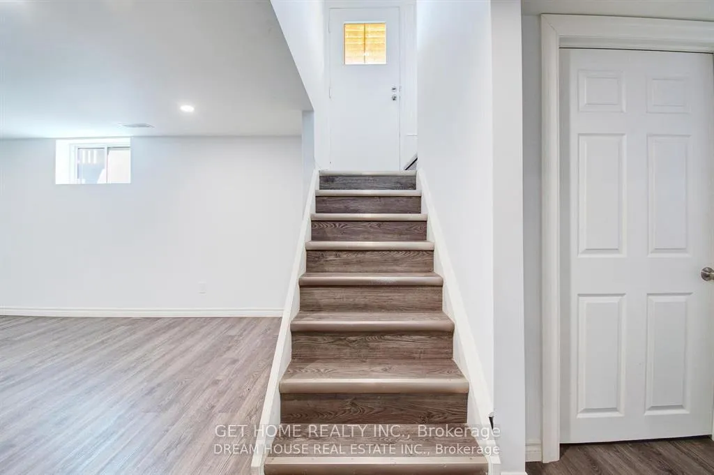 Photo 18 of 47 Ellis Crescent N, Waterloo, Downtown Waterloo — HOMEH