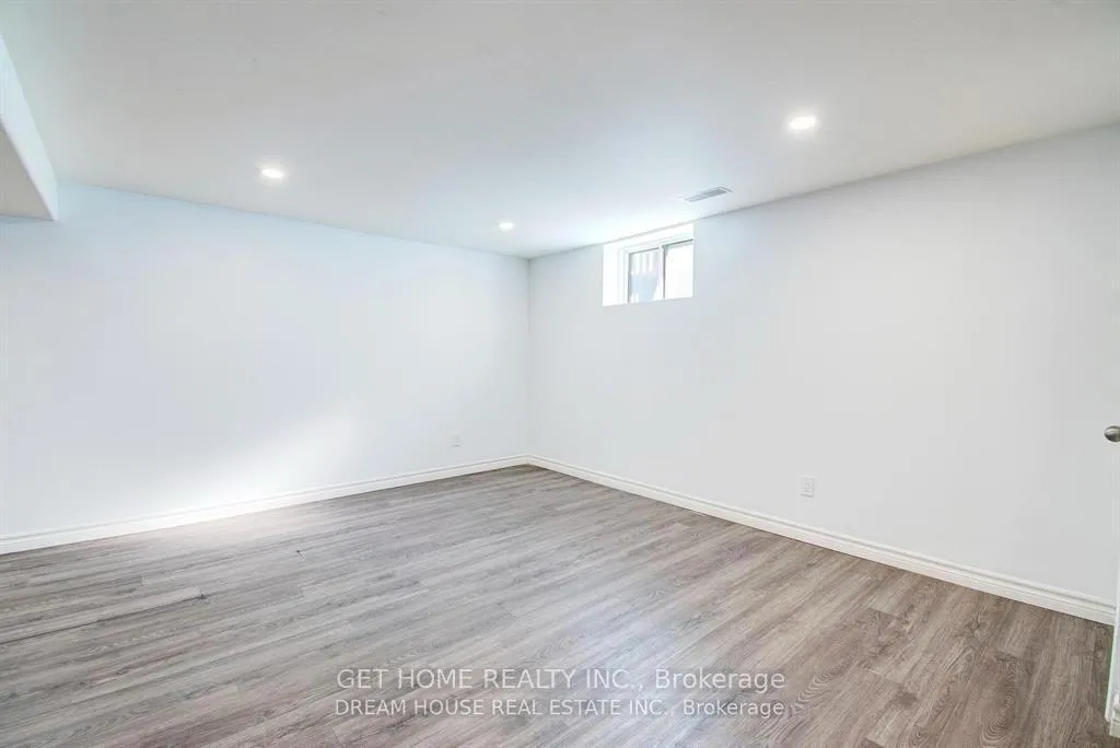 Photo 19 of 47 Ellis Crescent N, Waterloo, Downtown Waterloo — HOMEH