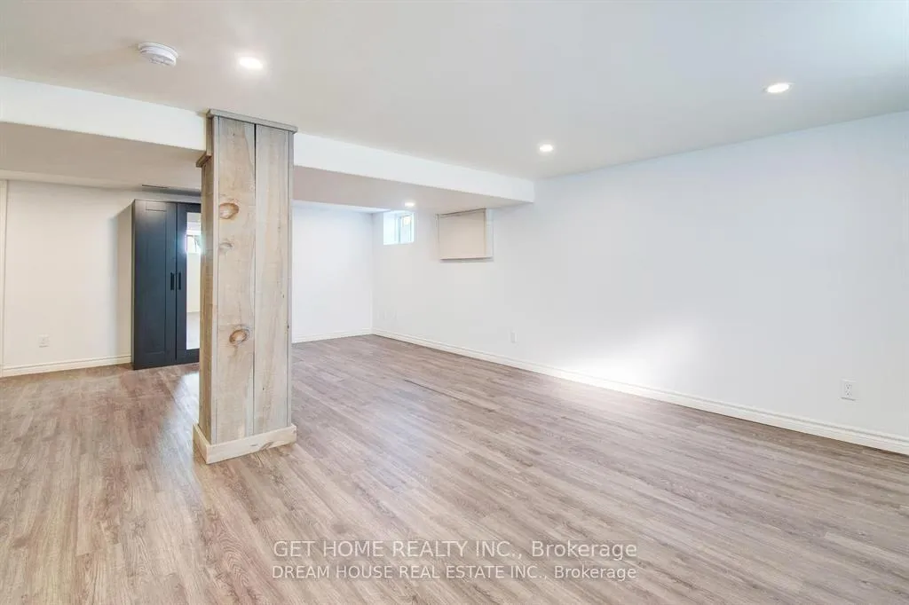 Photo 20 of 47 Ellis Crescent N, Waterloo, Downtown Waterloo — HOMEH