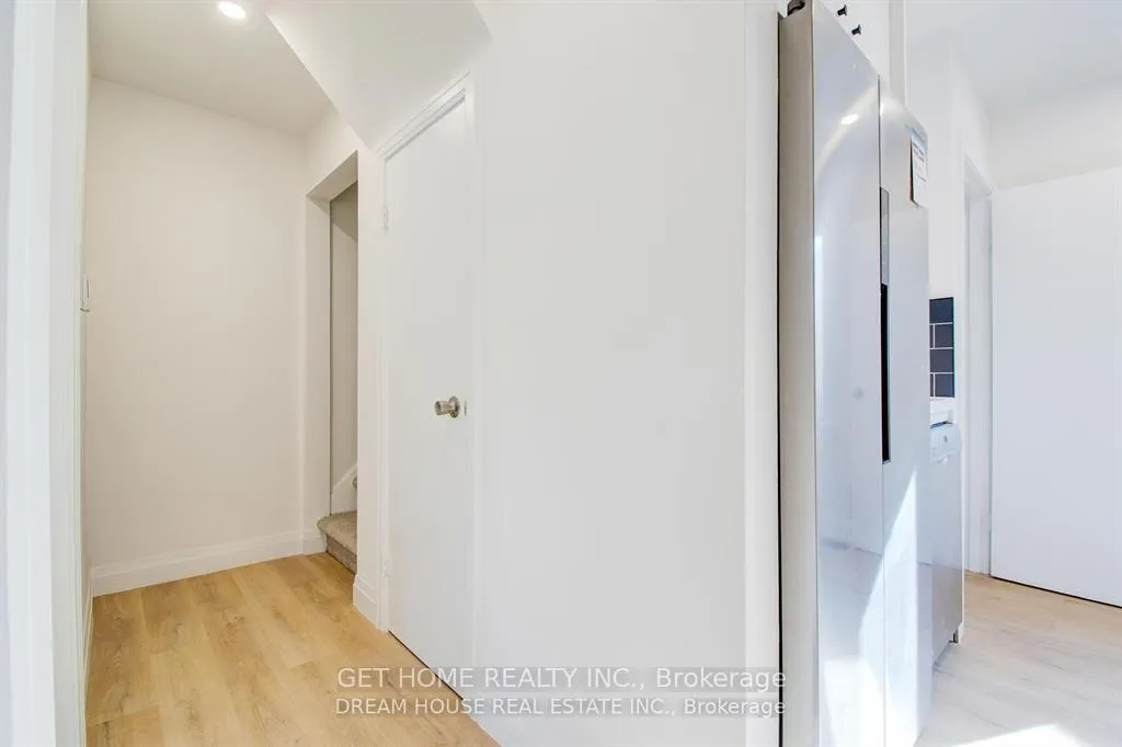 Photo 21 of 47 Ellis Crescent N, Waterloo, Downtown Waterloo — HOMEH
