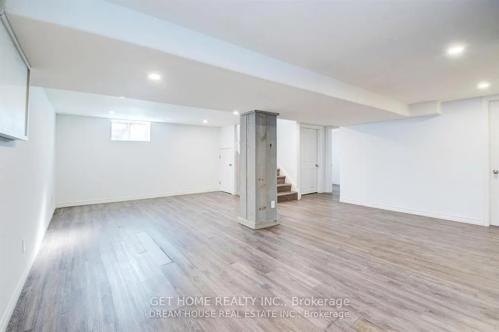 Photo 24 of 47 Ellis Crescent N, Waterloo, Downtown Waterloo — HOMEH