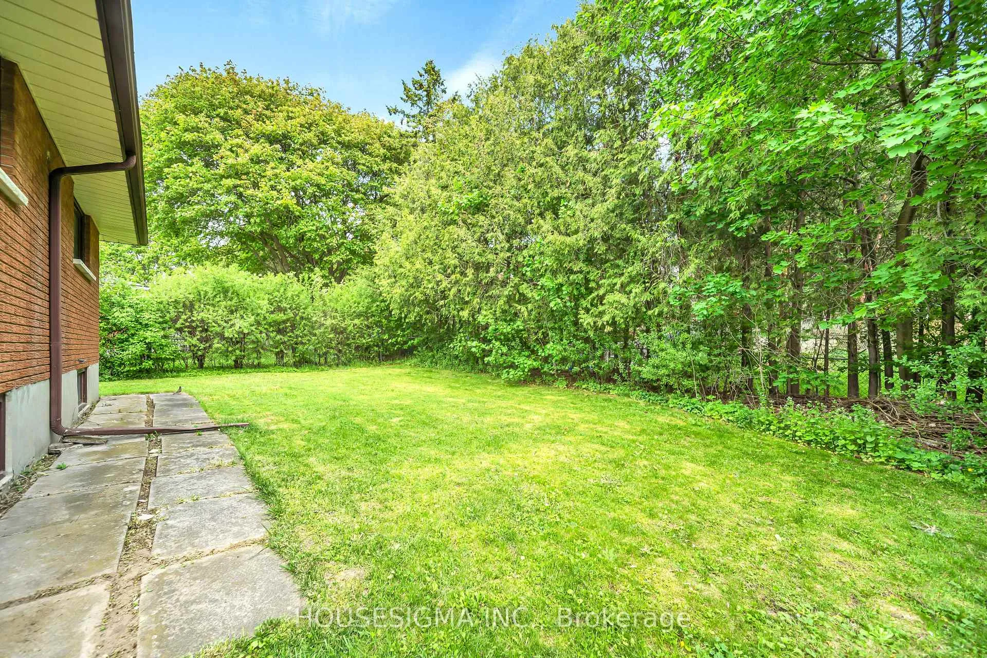 Photo 5 of 70 Flanders Road, Guelph, Dovercliffe Park/Old University — HOMEH