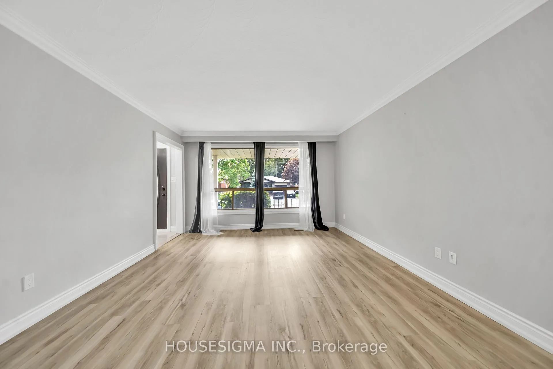 Photo 10 of 70 Flanders Road, Guelph, Dovercliffe Park/Old University — HOMEH