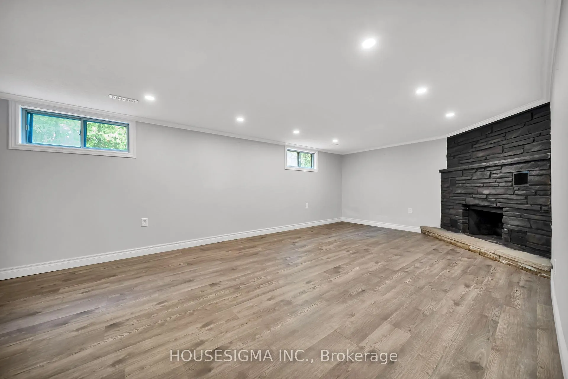 Photo 28 of 70 Flanders Road, Guelph, Dovercliffe Park/Old University — HOMEH