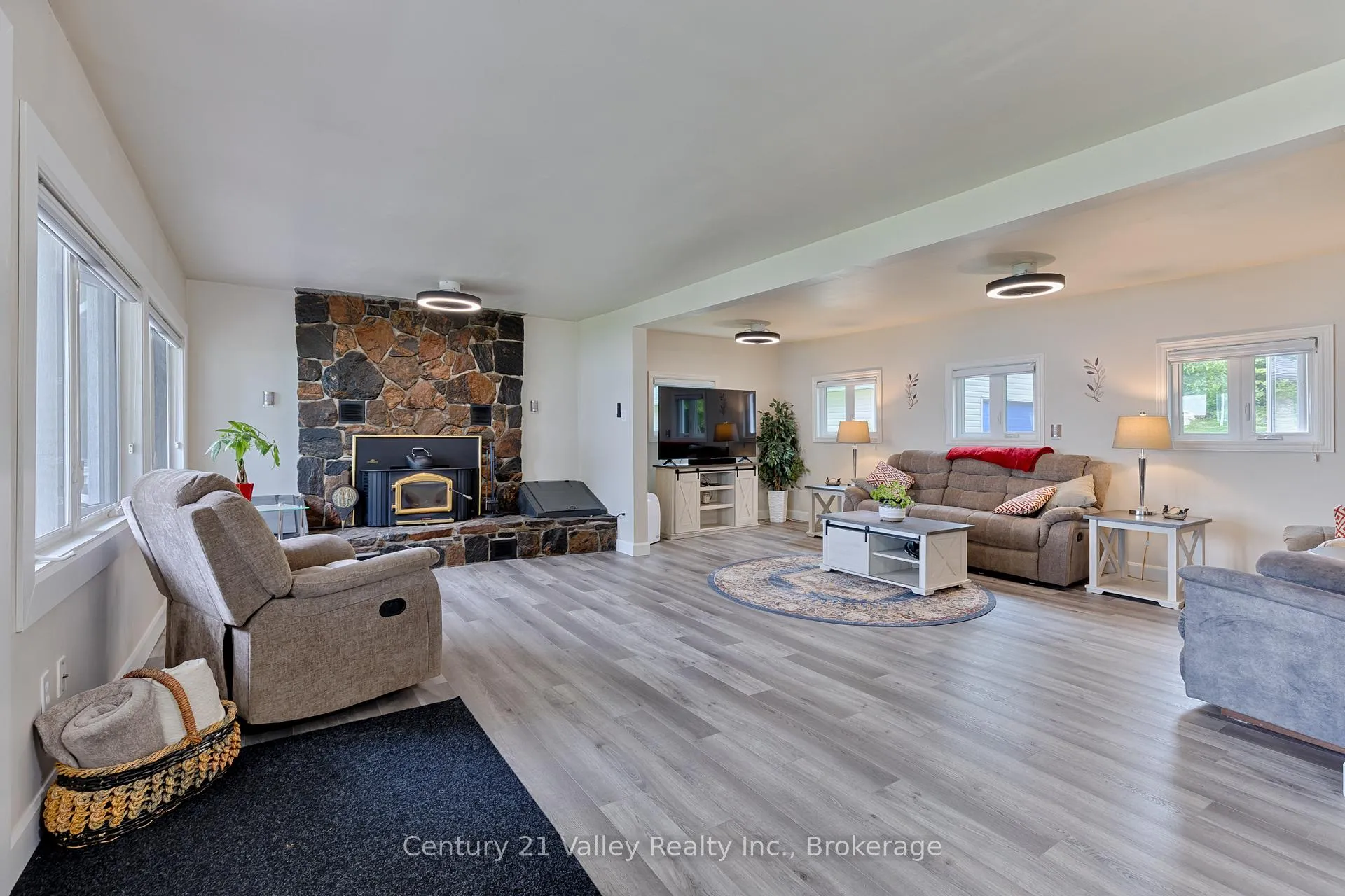 Photo 9 of 229 Holiday Lane, North Algona Wilberforce, North Algona/Wilberforce Twp — HOMEH