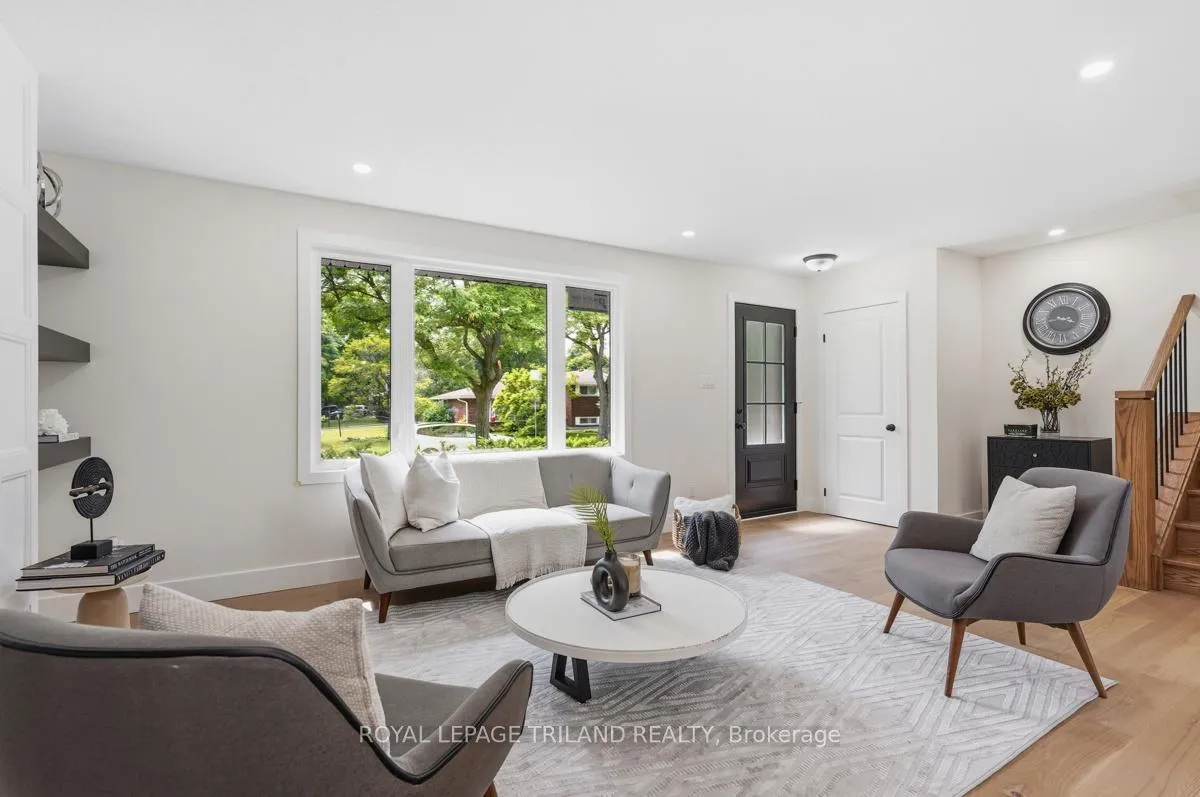 Photo 10 of 110 St Lawrence Boulevard, London, South O — HOMEH